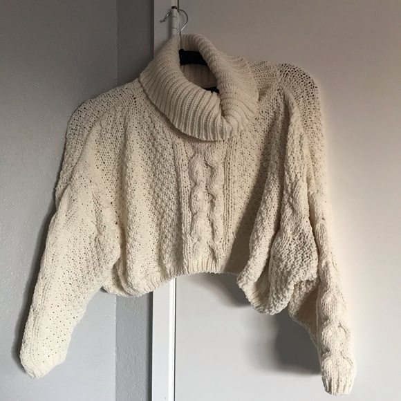 Forever 21 Sweaters - Cropped knitted sweater